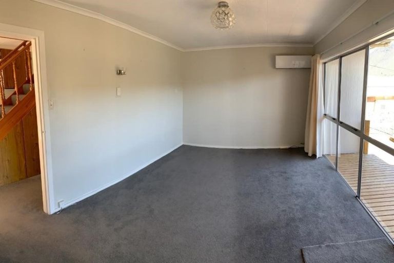 Photo of property in 43 Milton Terrace, Picton, 7220