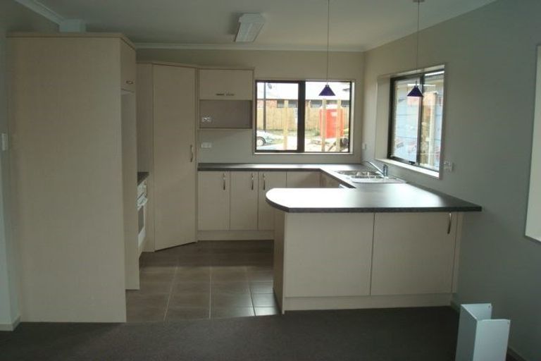 Photo of property in 14 Shrule Place, Huntington, Hamilton, 3210