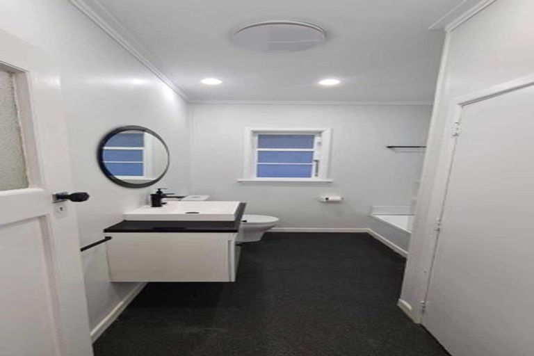 Photo of property in 122 Grafton Road, Roseneath, Wellington, 6011