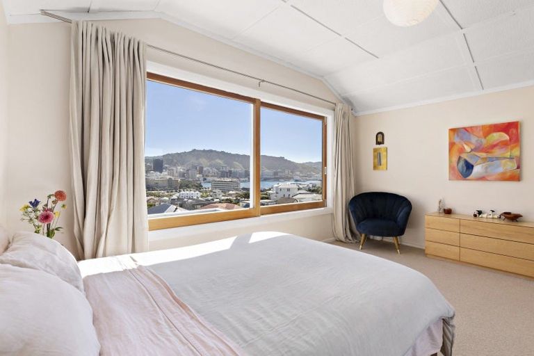 Photo of property in 10 Earls Terrace, Mount Victoria, Wellington, 6011