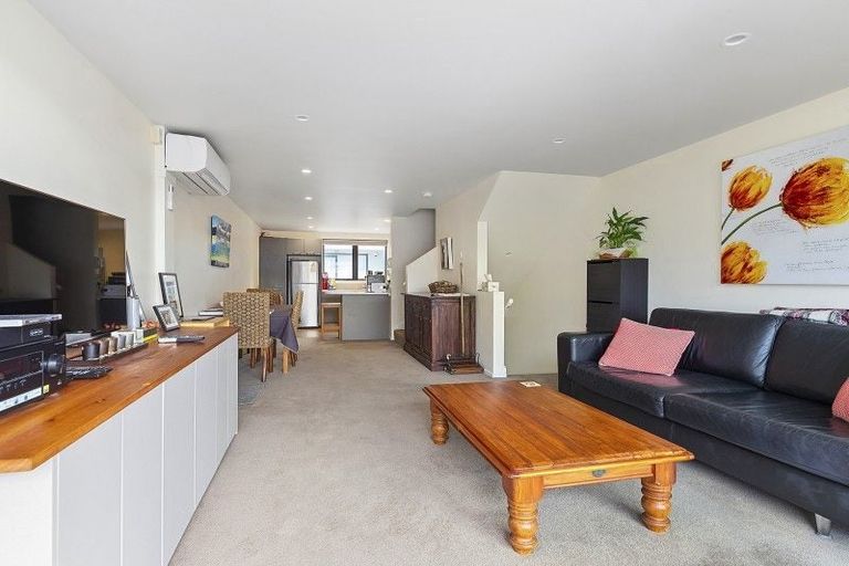 Photo of property in 6/464 Adelaide Road, Berhampore, Wellington, 6023