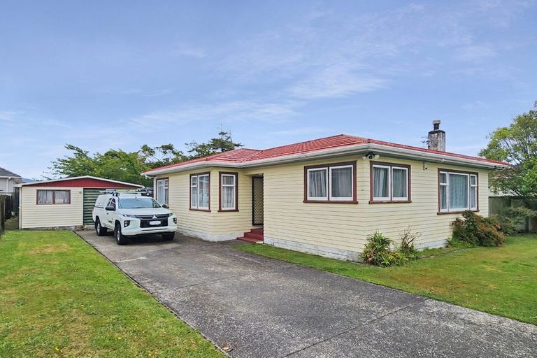 Photo of property in 27 Russell Road, Wainuiomata, Lower Hutt, 5014