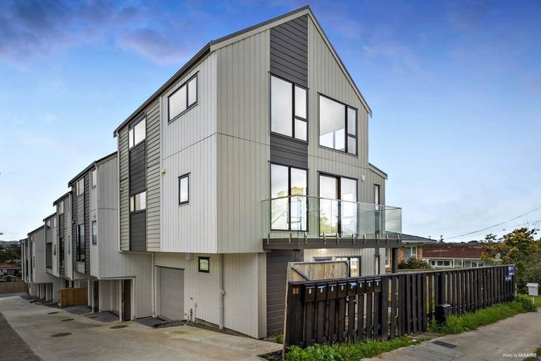Photo of property in 8/88 Te Atatu Road, Te Atatu South, Auckland, 0610