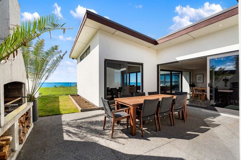 Photo of property in 10 Mer Place, Bay View, Napier, 4104