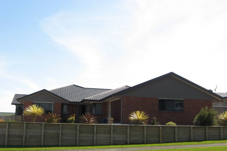 Photo of property in 35 Karamea Street, Whalers Gate, New Plymouth, 4310