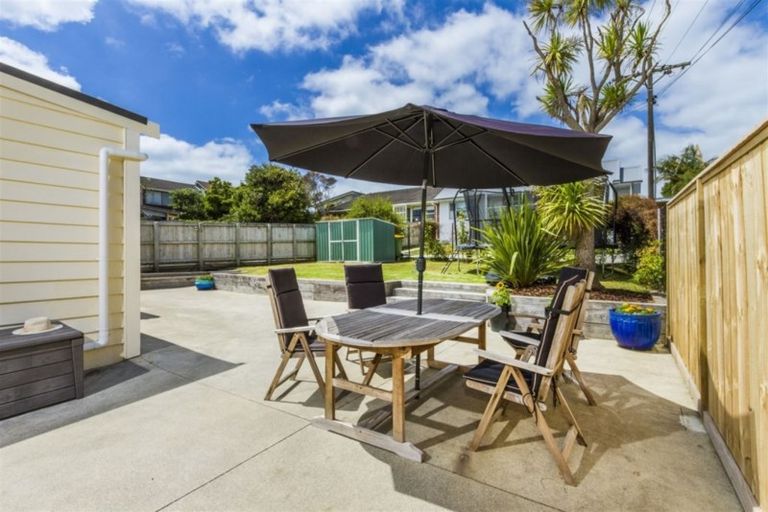 Photo of property in 15 Kawerau Avenue, Devonport, Auckland, 0624