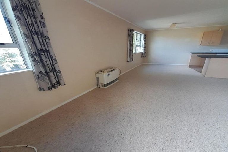 Photo of property in 25 Hartford Crescent, Totara Park, Upper Hutt, 5018