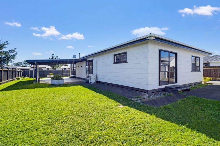 Photo of property in 22 Peter Hall Drive, Kelvin Grove, Palmerston North, 4414