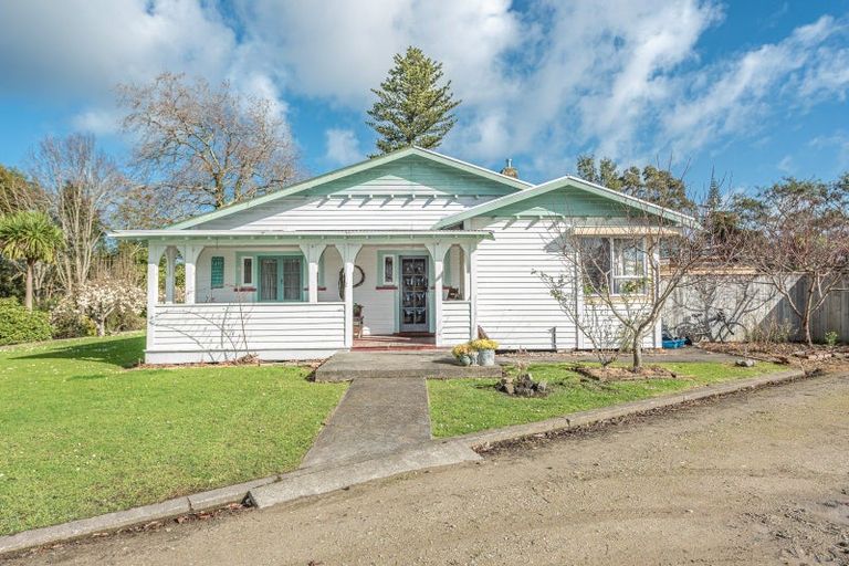 Photo of property in 102 Putiki Drive, Putiki, Whanganui, 4500