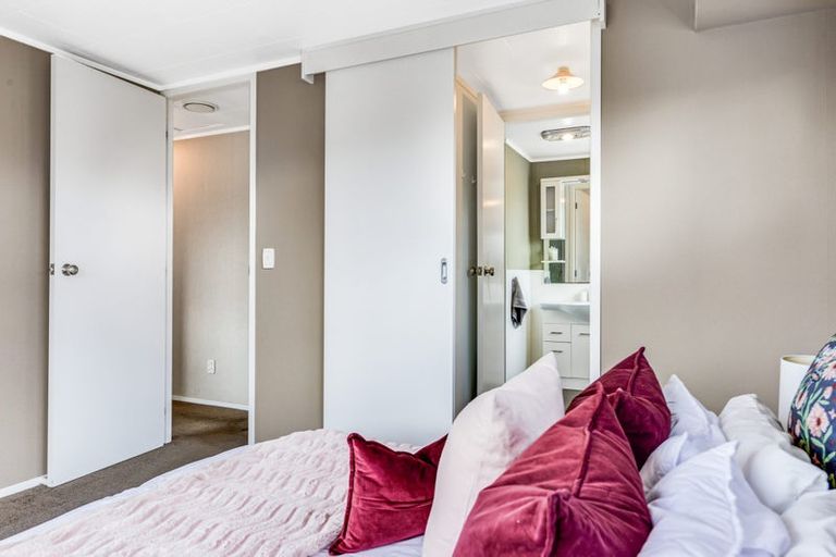 Photo of property in 67 Sandwich Road, St Andrews, Hamilton, 3200