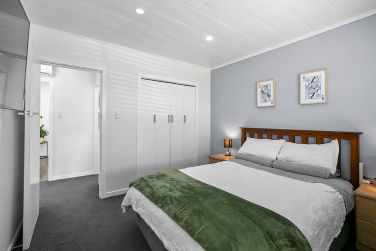 Photo of property in 76b Eliot Street, New Plymouth, 4310