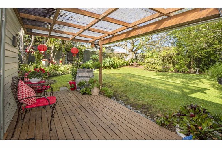 Photo of property in 56 Onerahi Road, Onerahi, Whangarei, 0110