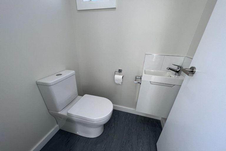 Photo of property in 27-29 Andrew Young Street, Palmerston North, 4410