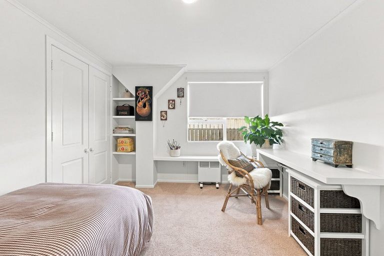 Photo of property in 29 Donnelly Street, Oakura, 4314