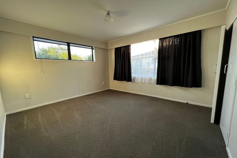 Photo of property in 53 Universal Drive, Henderson, Auckland, 0610