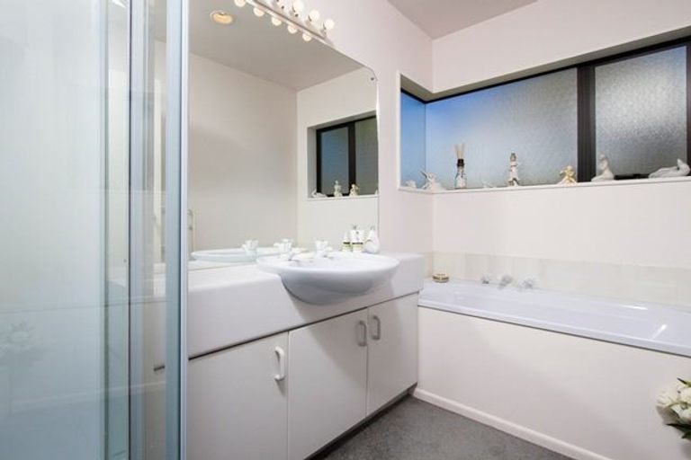 Photo of property in 119a Shakespeare Road, Milford, Auckland, 0620