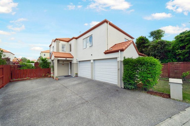 Photo of property in 10 Dainton Place, New Lynn, Auckland, 0600