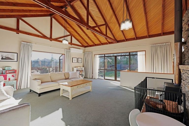 Photo of property in 33 Leven Street, South Hill, Oamaru, 9400