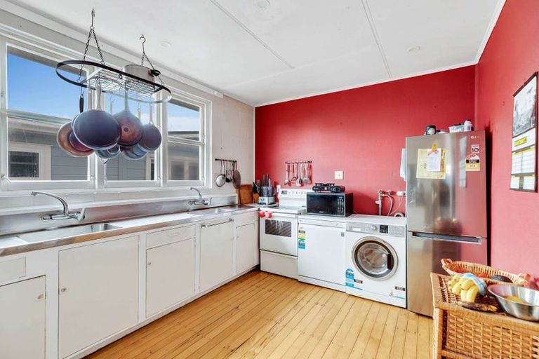 Photo of property in 169 Seabury Avenue, Foxton Beach, Foxton, 4815