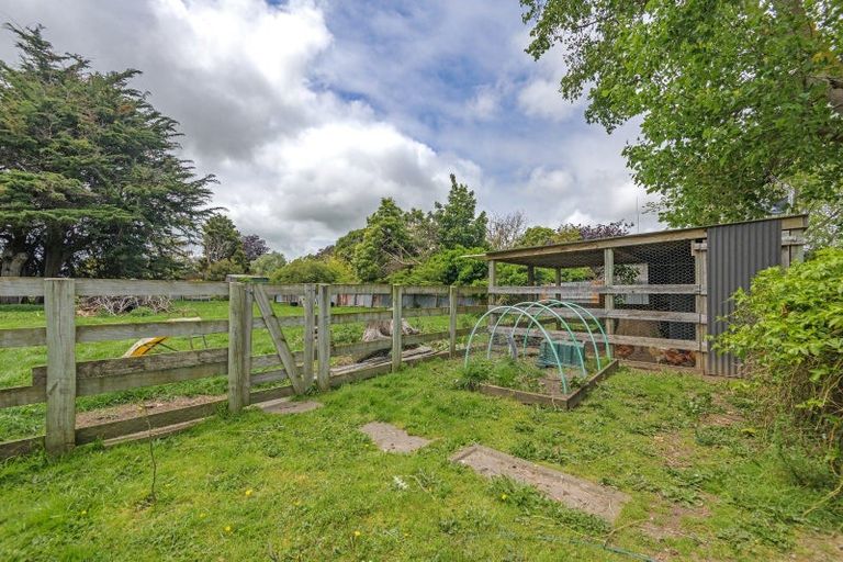 Photo of property in 176 Bridge Street, Bulls, 4818