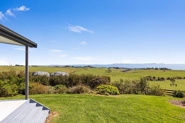 Photo of property in 601 Cable Bay Block Road, Cable Bay, 0420