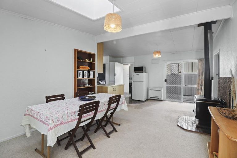 Photo of property in 42 Oxford Road, Lake Rotoma, Rotorua, 3074