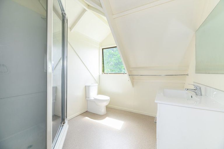 Photo of property in 2/30 Glen Vista Place, Bayview, Auckland, 0629