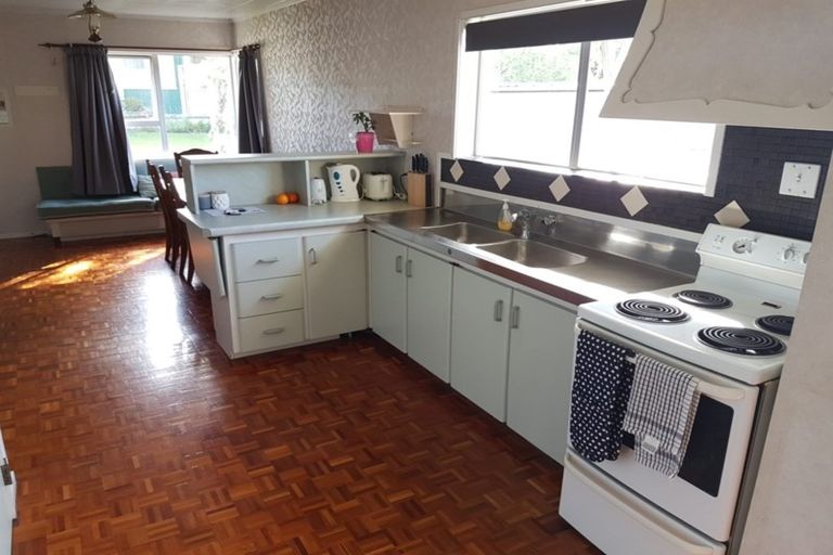 Photo of property in 14 Storey Avenue, Forest Lake, Hamilton, 3200