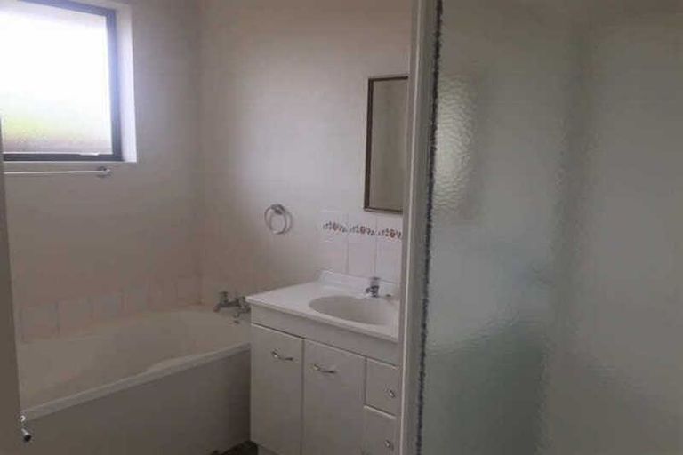 Photo of property in 15 Thistledown Place, Woolston, Christchurch, 8062