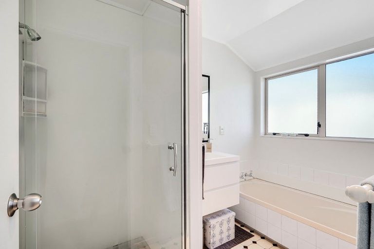 Photo of property in 21 Caulfield Place, Nawton, Hamilton, 3200
