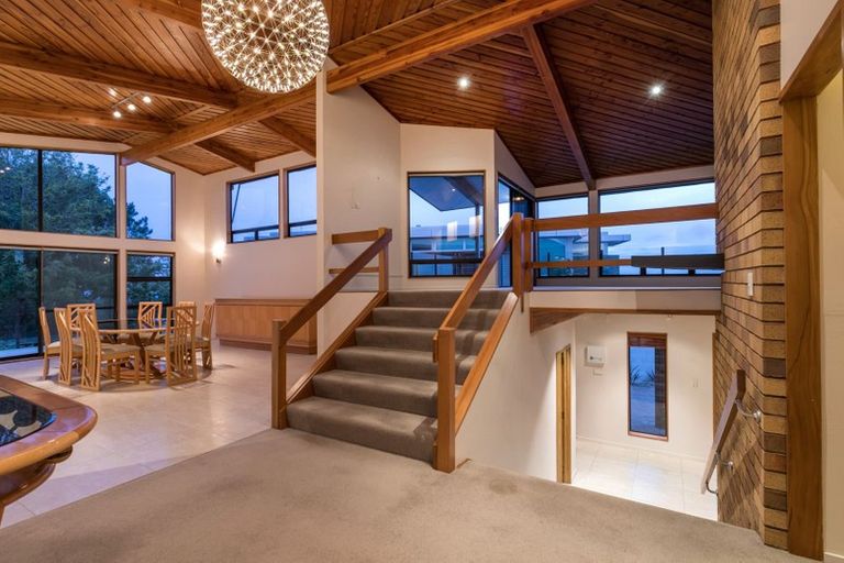 Photo of property in 453 East Coast Road, Murrays Bay, Auckland, 0630