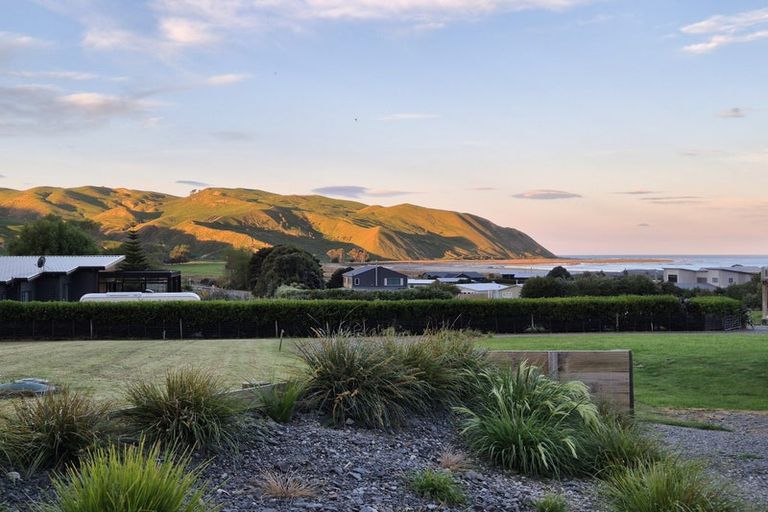 Photo of property in 4b Shoal Beach Road, Aramoana, Omakere, 4271