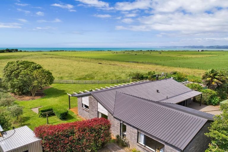 Photo of property in 787 Main North Road, Motunui, Waitara, 4383