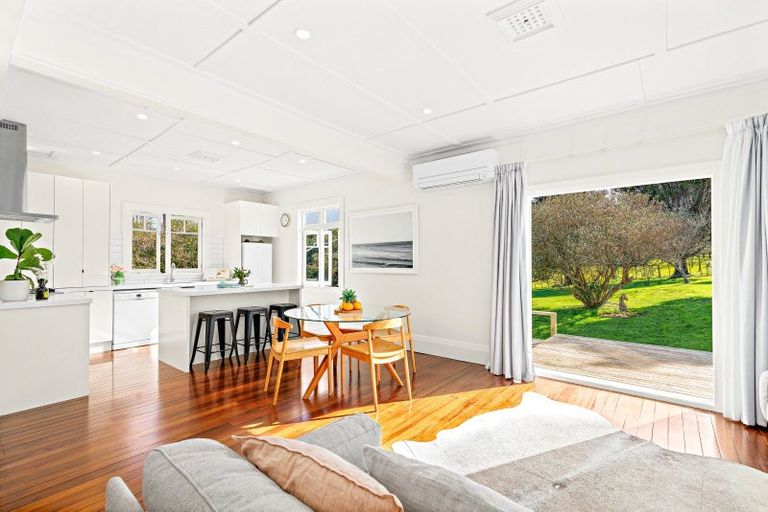 Photo of property in 421 Whitmore Road, Tawharanui Peninsula, Warkworth, 0986