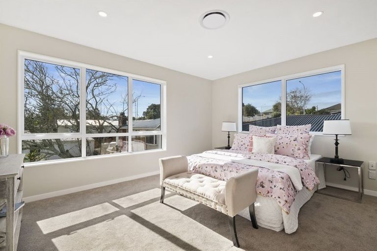 Photo of property in 538a Glenfield Road, Glenfield, Auckland, 0629