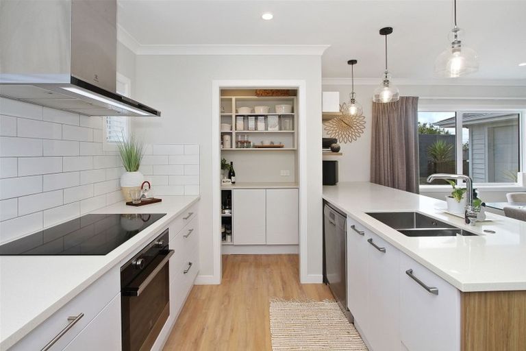 Photo of property in 28a Torkar Road, Clarks Beach, 2122