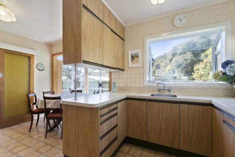 Photo of property in 9 Willis Grove, Wainuiomata, Lower Hutt, 5014