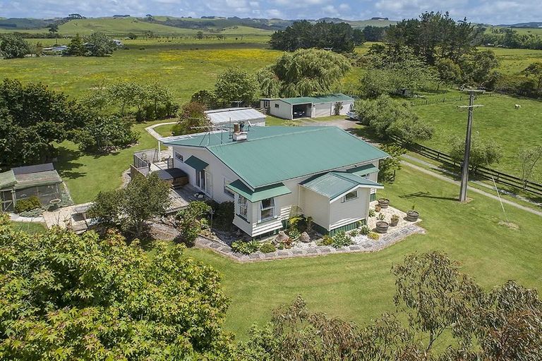 Photo of property in 333 South Head Road, South Head, Helensville, 0874