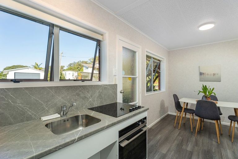 Photo of property in 3 Kawakawa Road, Whitianga, 3510