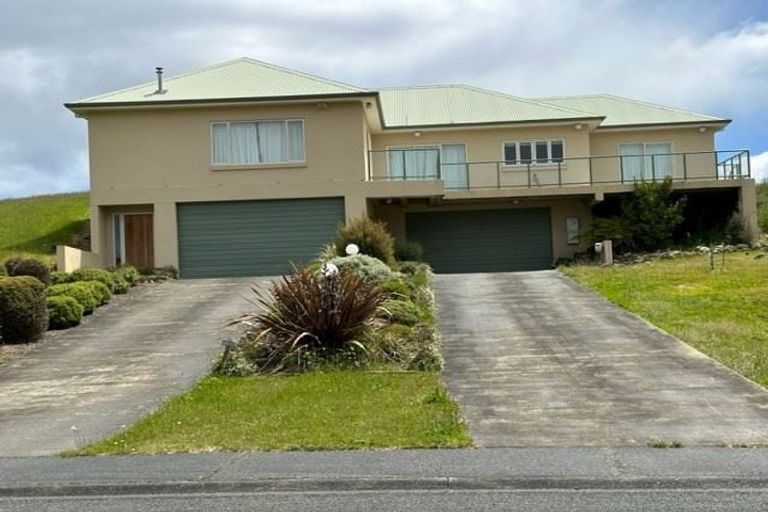 Photo of property in 25 Muriwai Drive, Manapouri, 9679