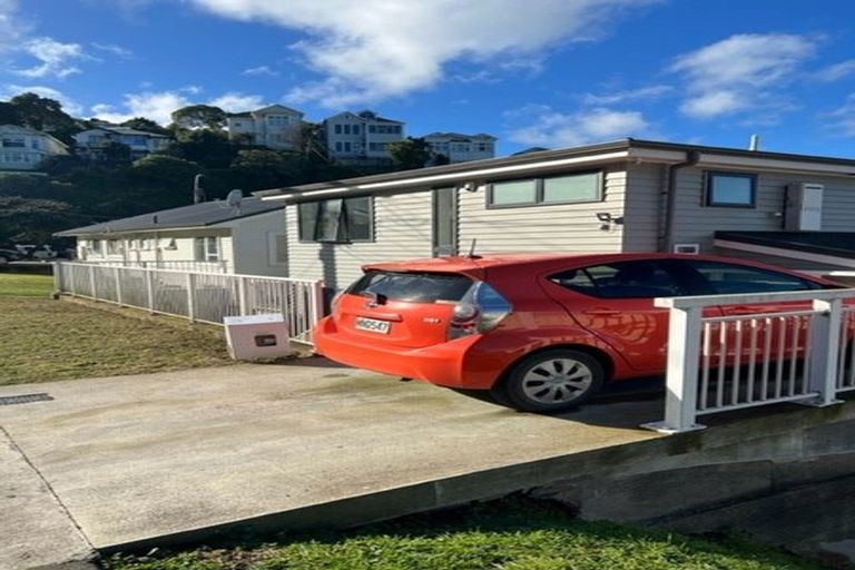 Photo of property in 3 Hinau Street, Tawa, Wellington, 5028