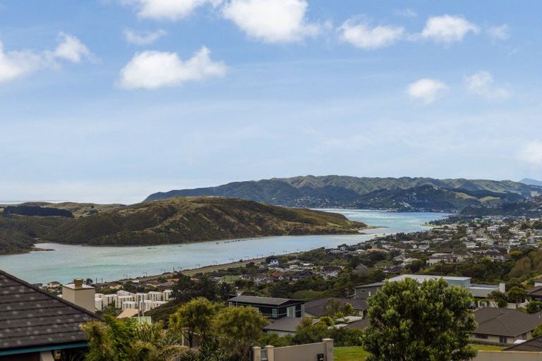 Photo of property in 18 Kahurangi Heights, Aotea, Porirua, 5024