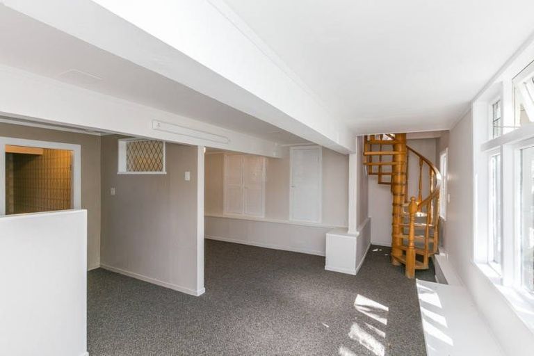 Photo of property in 61 Rolleston Street, Mount Cook, Wellington, 6021