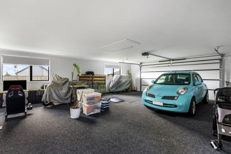 Photo of property in 28 Kerr Crescent, Patumahoe, 2679