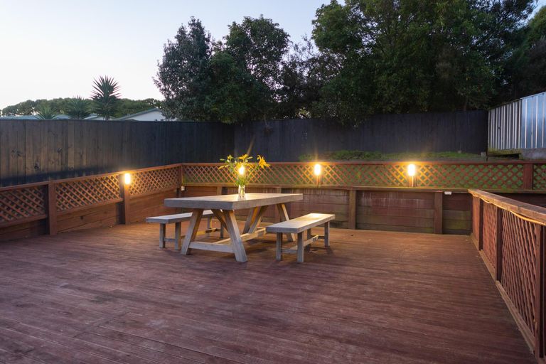 Photo of property in 35 Dahlstrom Grove, Kelvin Grove, Palmerston North, 4414