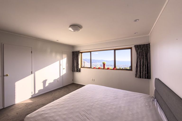 Photo of property in 252 Normandale Road, Normandale, Lower Hutt, 5010