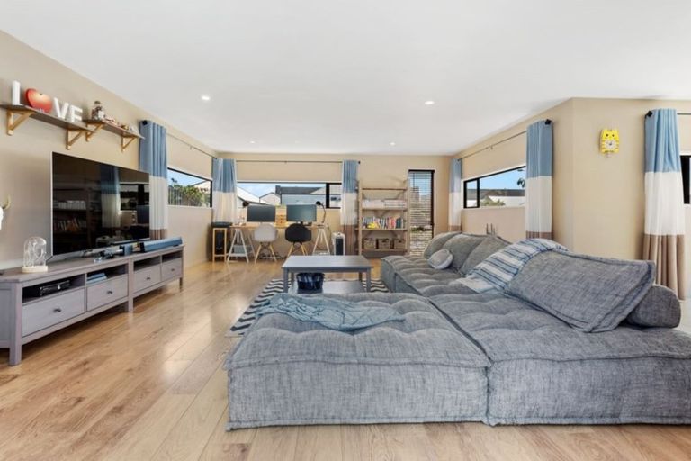 Photo of property in 23 Gallaghan Close, Wigram, Christchurch, 8042