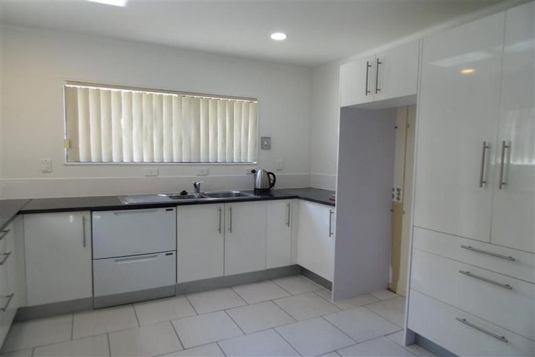 Photo of property in 3/44 Carlisle Road, Browns Bay, Auckland, 0630