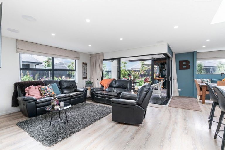 Photo of property in 62 Cameo Grove, Marshland, Christchurch, 8083