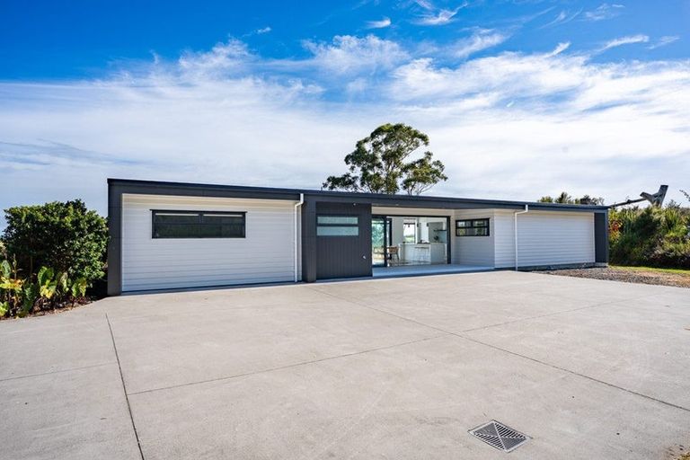 Photo of property in 77 Wairimu Way, Waipu, 0582